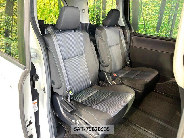 Toyota NOAH 2014-03 8666649-7