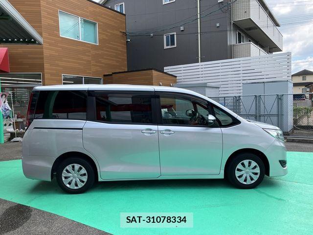 Toyota NOAH 2021-07 8660693-10