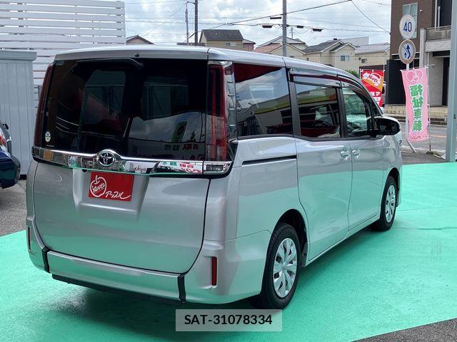 Toyota NOAH 2021-07 8660693-11