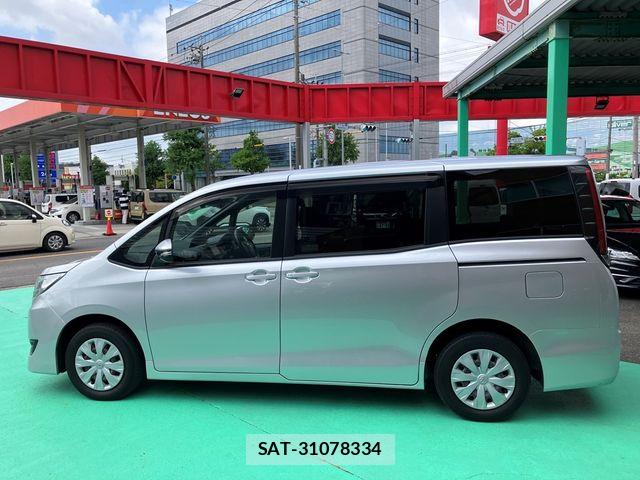 Toyota NOAH 2021-07 8660693-14