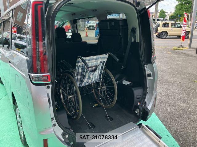 Toyota NOAH 2021-07 8660693-1