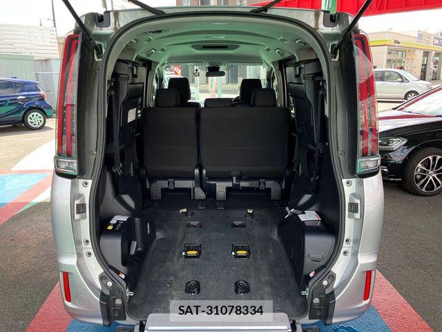 Toyota NOAH 2021-07 8660693-29