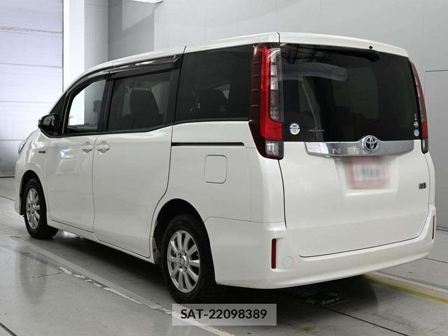 Toyota NOAH 2015-09 8673691-2