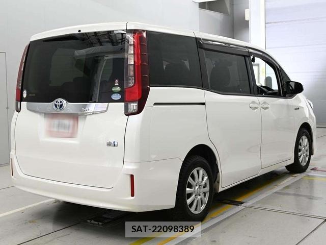 Toyota NOAH 2015-09 8673691-4