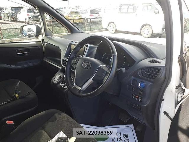 Toyota NOAH 2015-09 8673691-8
