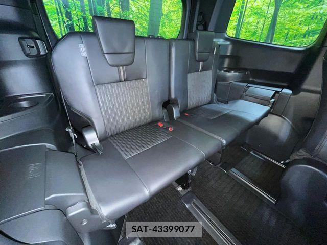 Toyota NOAH 2022-04 8686169-9