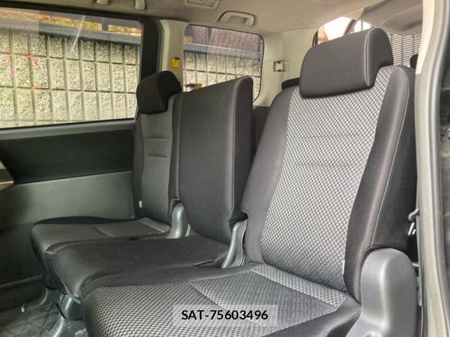 Toyota NOAH 2008-06 8686173-11