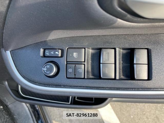 Toyota NOAH 2023-09 8686171-14