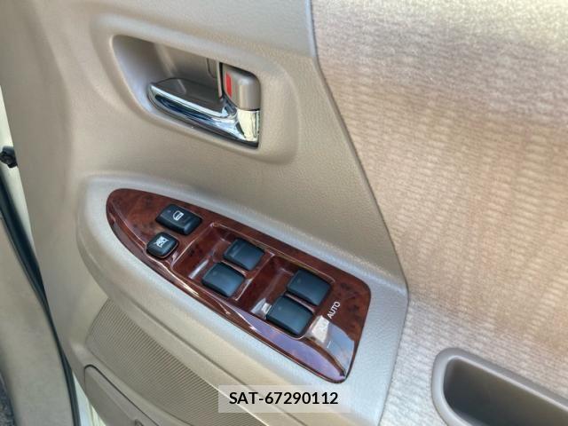 Toyota NOAH 2003-09 8686174-13