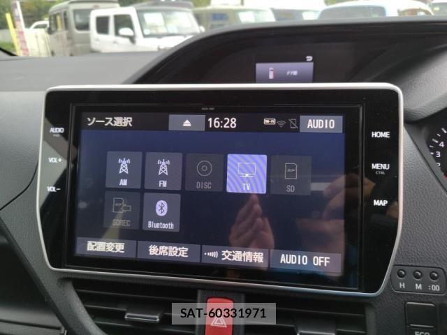 Toyota NOAH 2021-11 8686172-18
