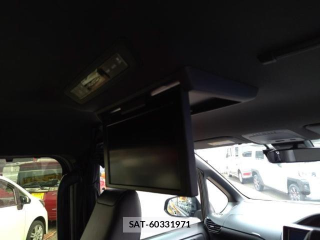 Toyota NOAH 2021-11 8686172-19