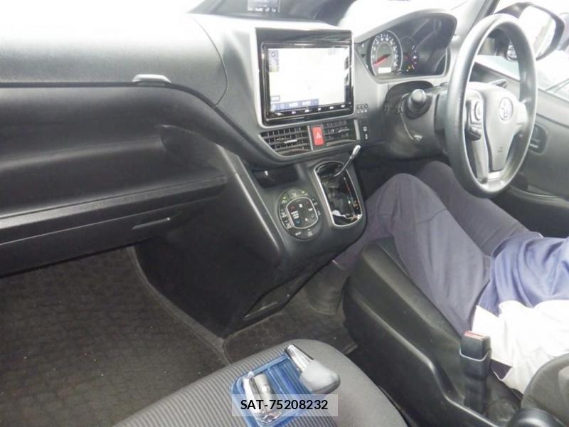 Toyota NOAH 2020-02 8696933-4
