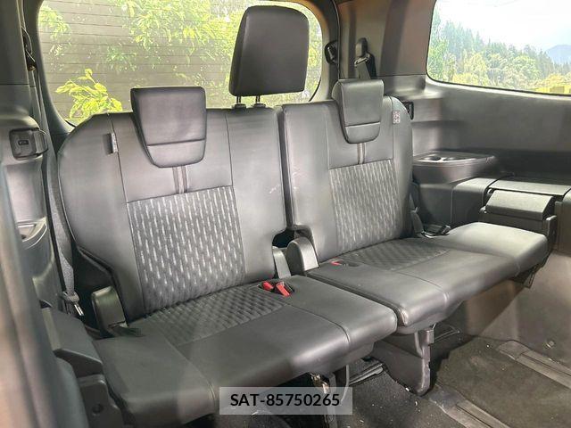 Toyota NOAH 2022-04 8744740-9