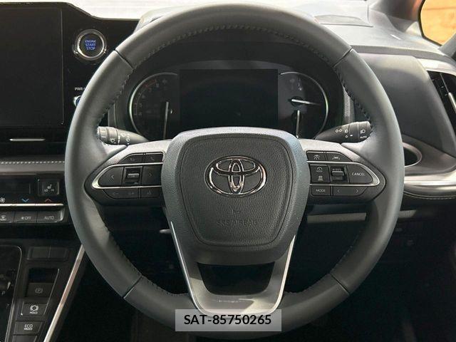 Toyota NOAH 2022-04 8744740-11
