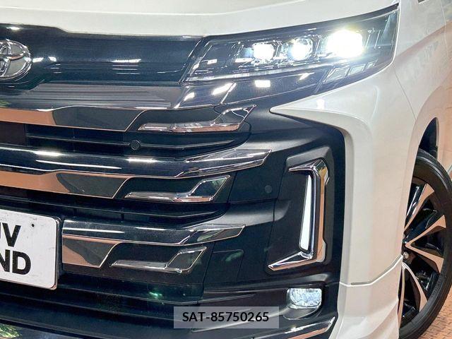 Toyota NOAH 2022-04 8744740-12