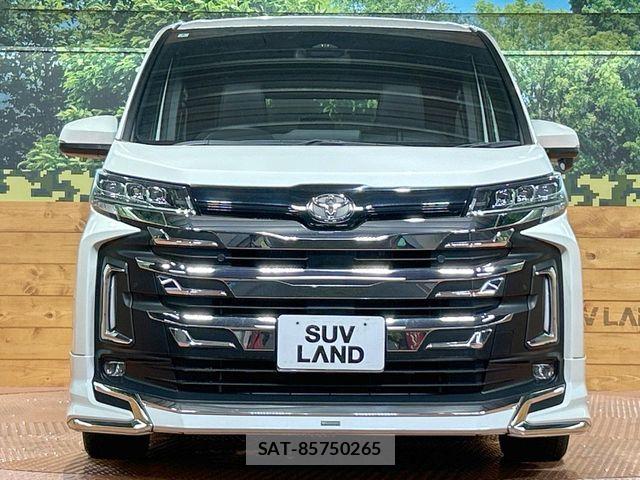 Toyota NOAH 2022-04 8744740-14