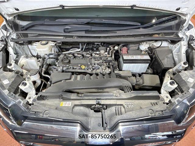Toyota NOAH 2022-04 8744740-18