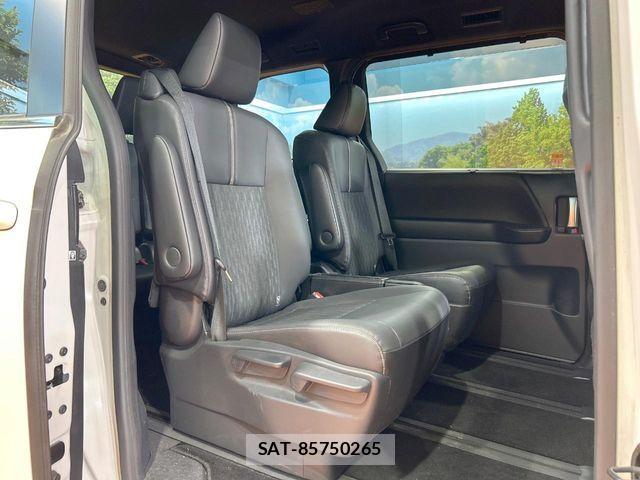 Toyota NOAH 2022-04 8744740-8