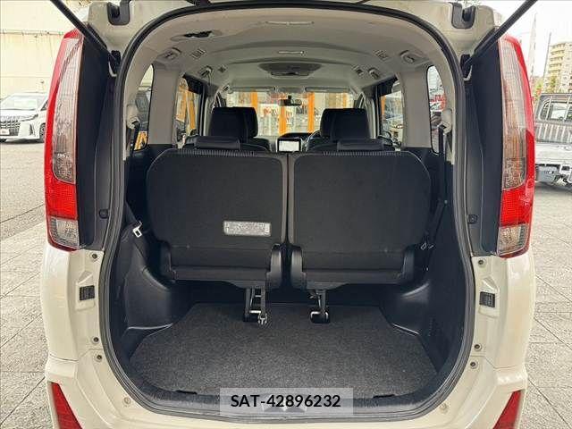 Toyota NOAH 2015-12 8744762-18