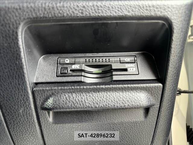Toyota NOAH 2015-12 8744762-22