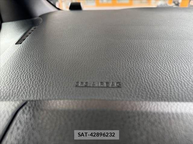 Toyota NOAH 2015-12 8744762-25