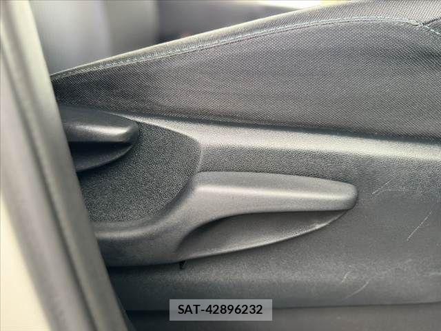 Toyota NOAH 2015-12 8744762-26