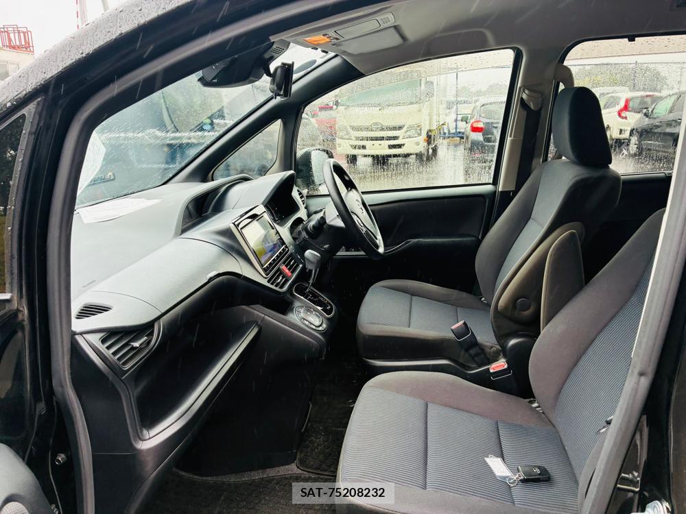 Toyota NOAH 2020-02 8696933-9
