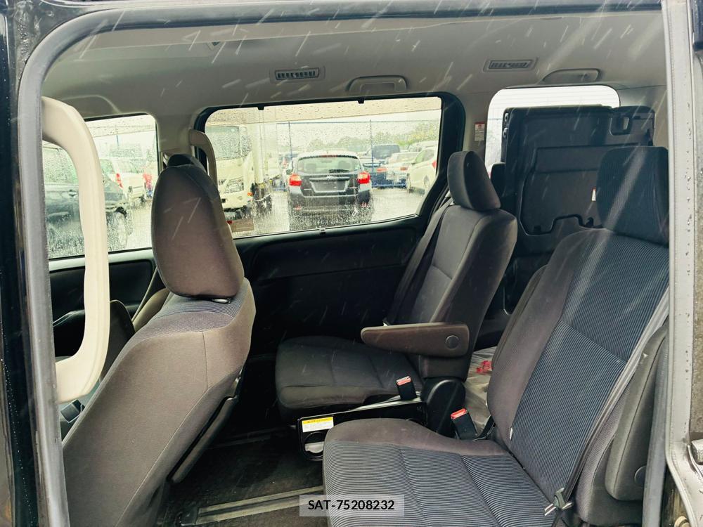 Toyota NOAH 2020-02 8696933-10