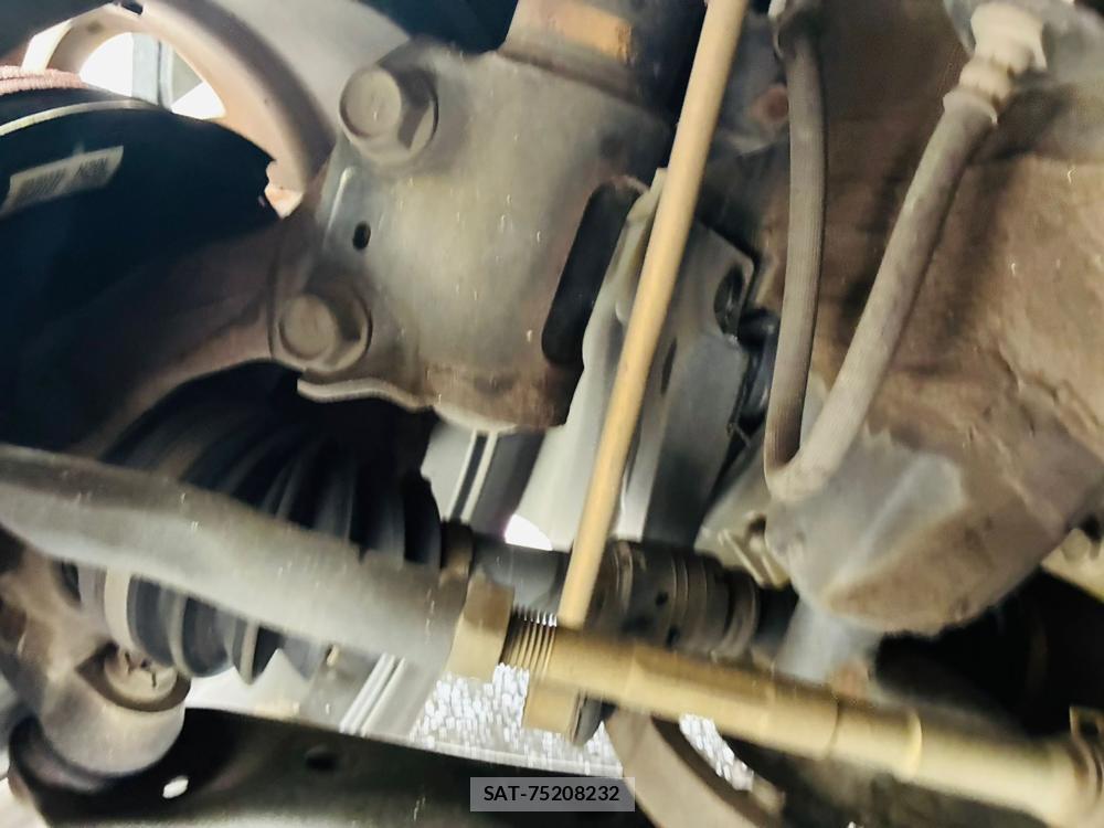 Toyota NOAH 2020-02 8696933-32