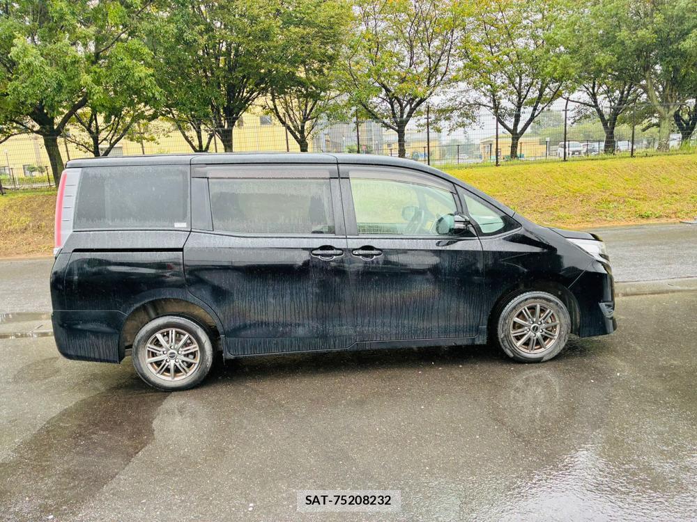 Toyota NOAH 2020-02 8696933-5