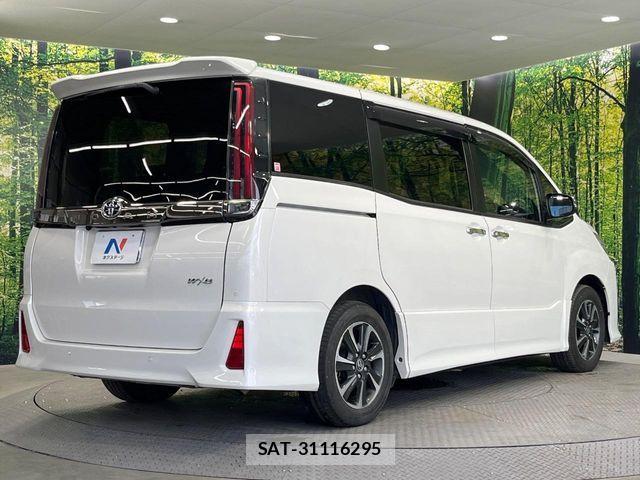 Toyota NOAH 2021-01 8744750-17