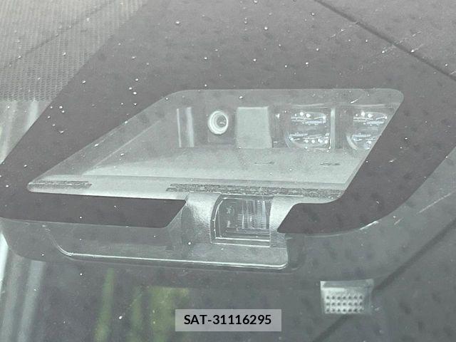 Toyota NOAH 2021-01 8744750-2