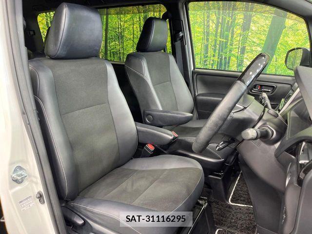 Toyota NOAH 2021-01 8744750-7