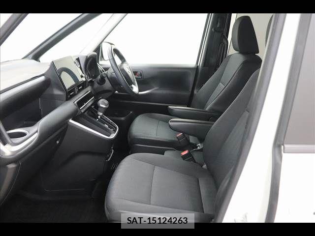 Toyota NOAH 2023-02 8744749-10