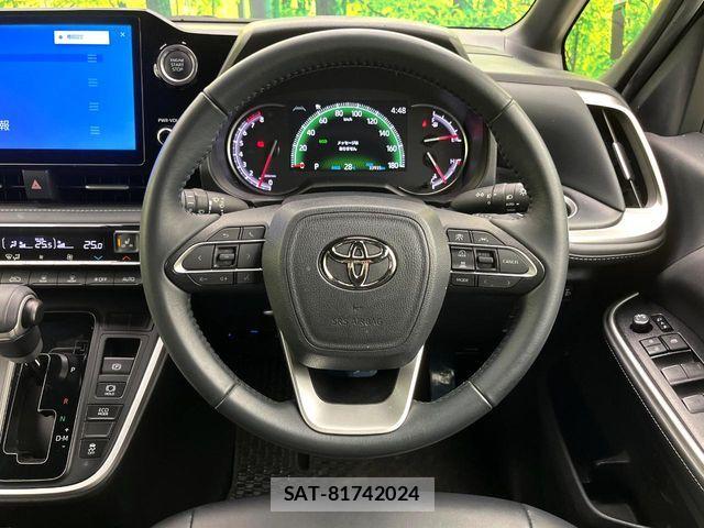 Toyota NOAH 2023-04 8744742-10