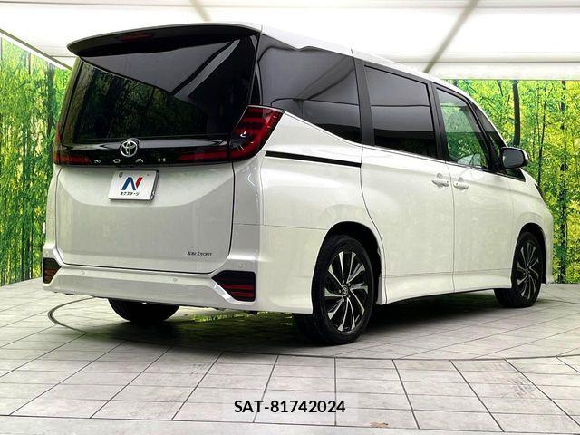 Toyota NOAH 2023-04 8744742-16
