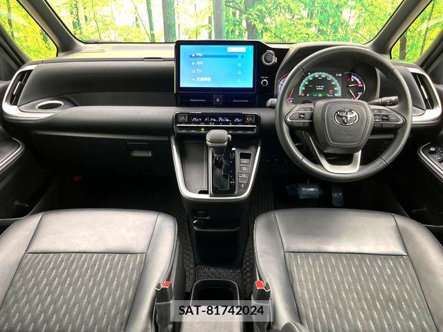 Toyota NOAH 2023-04 8744742-1