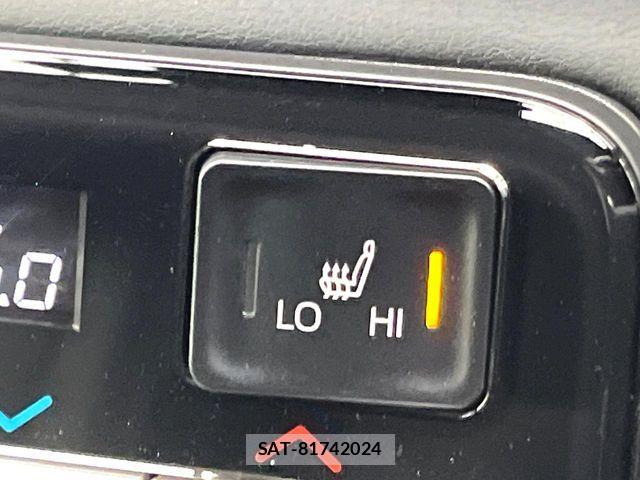 Toyota NOAH 2023-04 8744742-5