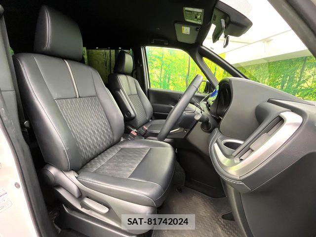 Toyota NOAH 2023-04 8744742-6