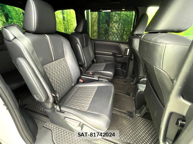 Toyota NOAH 2023-04 8744742-7