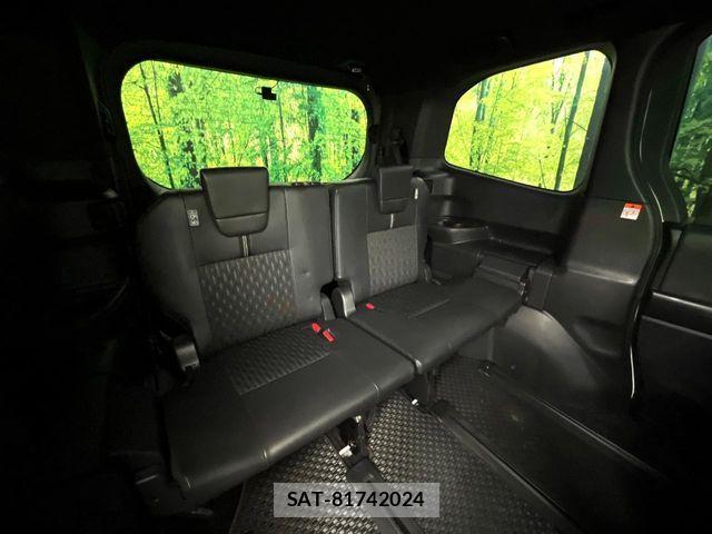 Toyota NOAH 2023-04 8744742-8
