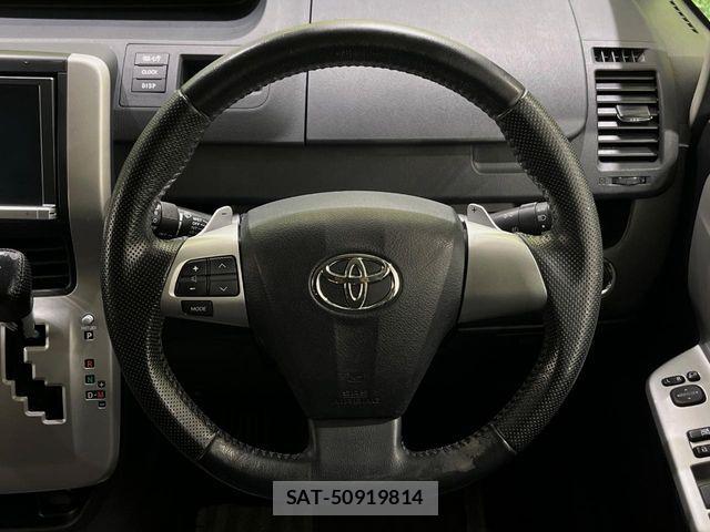 Toyota NOAH 2013-06 8744760-10