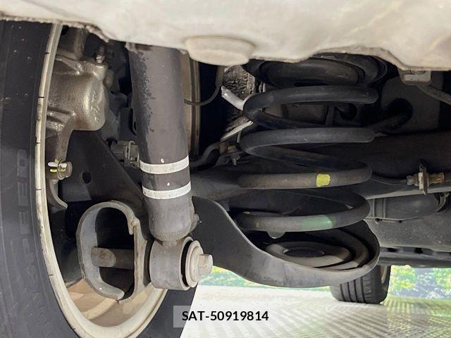 Toyota NOAH 2013-06 8744760-19