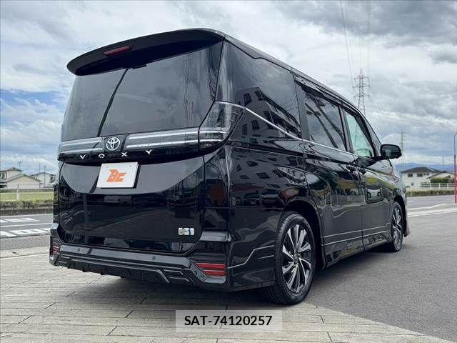 Toyota NOAH 2025-06 8744739-14