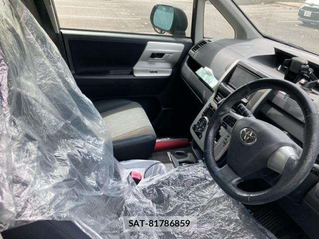 Toyota NOAH 2010-07 8744765-11