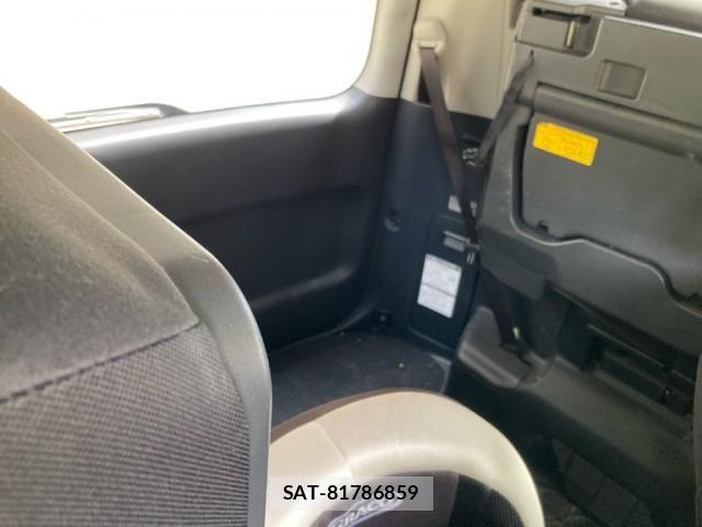 Toyota NOAH 2010-07 8744765-13