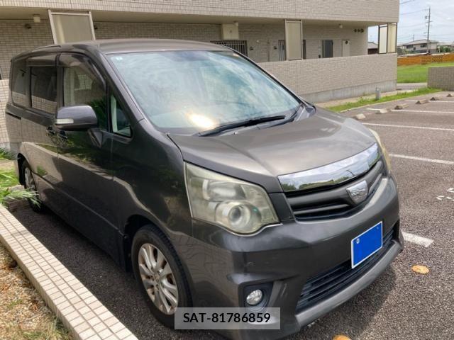 Toyota NOAH 2010-07 8744765-1