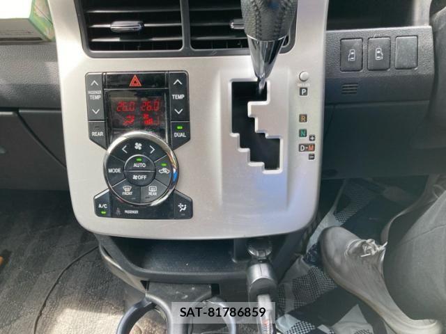 Toyota NOAH 2010-07 8744765-19