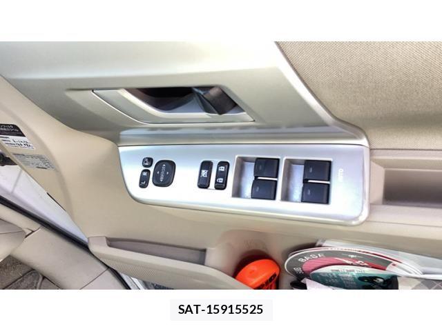Toyota NOAH 2013-10 8744764-11