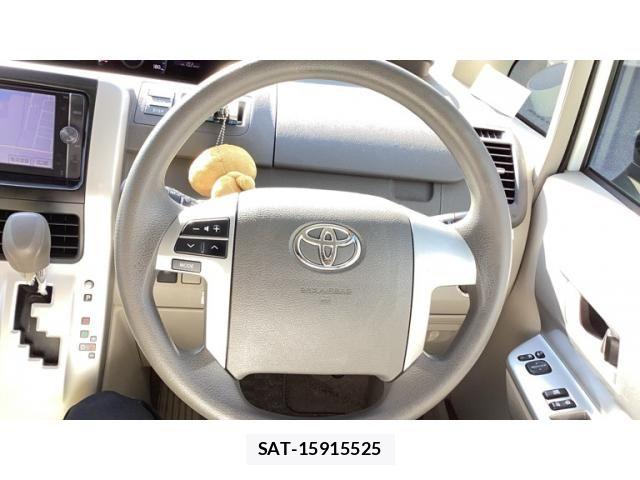 Toyota NOAH 2013-10 8744764-15